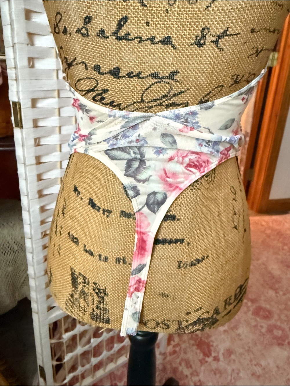 Floral Ruched Tank Top - Picture 5 of 7